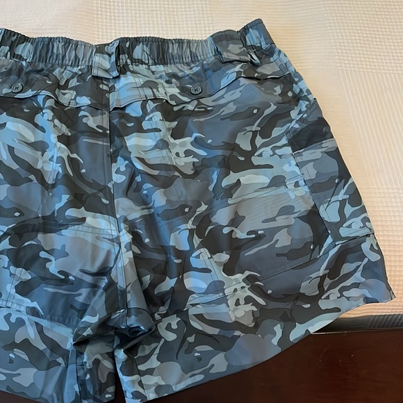Men’s Aftco camo shorts - Picture 4 of 7